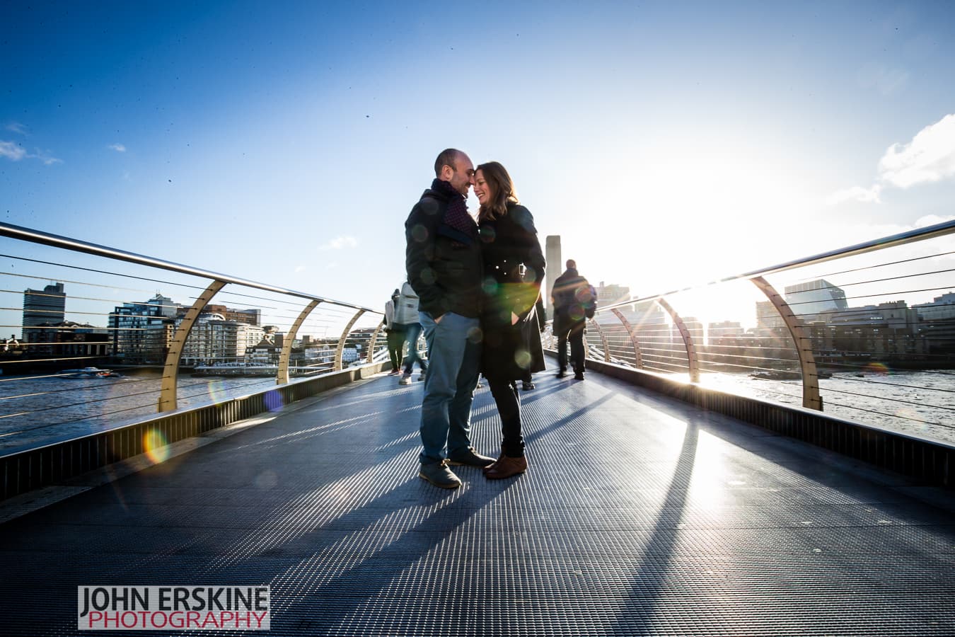 South Coast–based photographer capturing natural, relaxed moments, specialising in surprise proposals, engagement shoots, and styled sessions across London, the South of England, and international destinations.